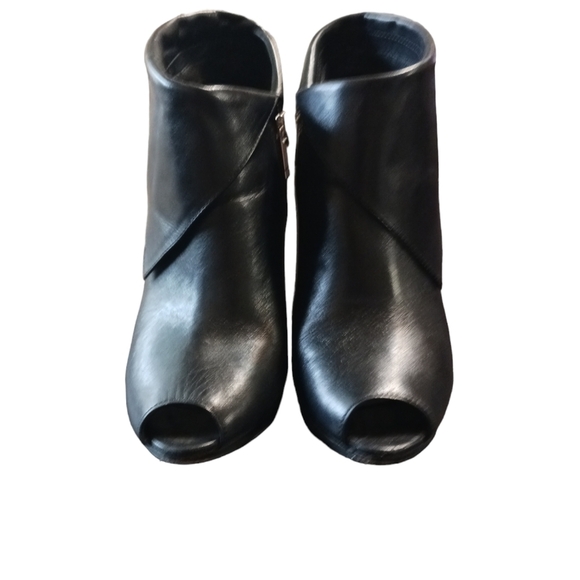 Michael Kors Peep Toe Black Leather Bootie Heels size 7 - Picture 3 of 12